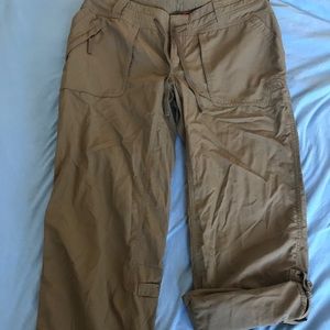 LIKE NEW North Face rollup pants